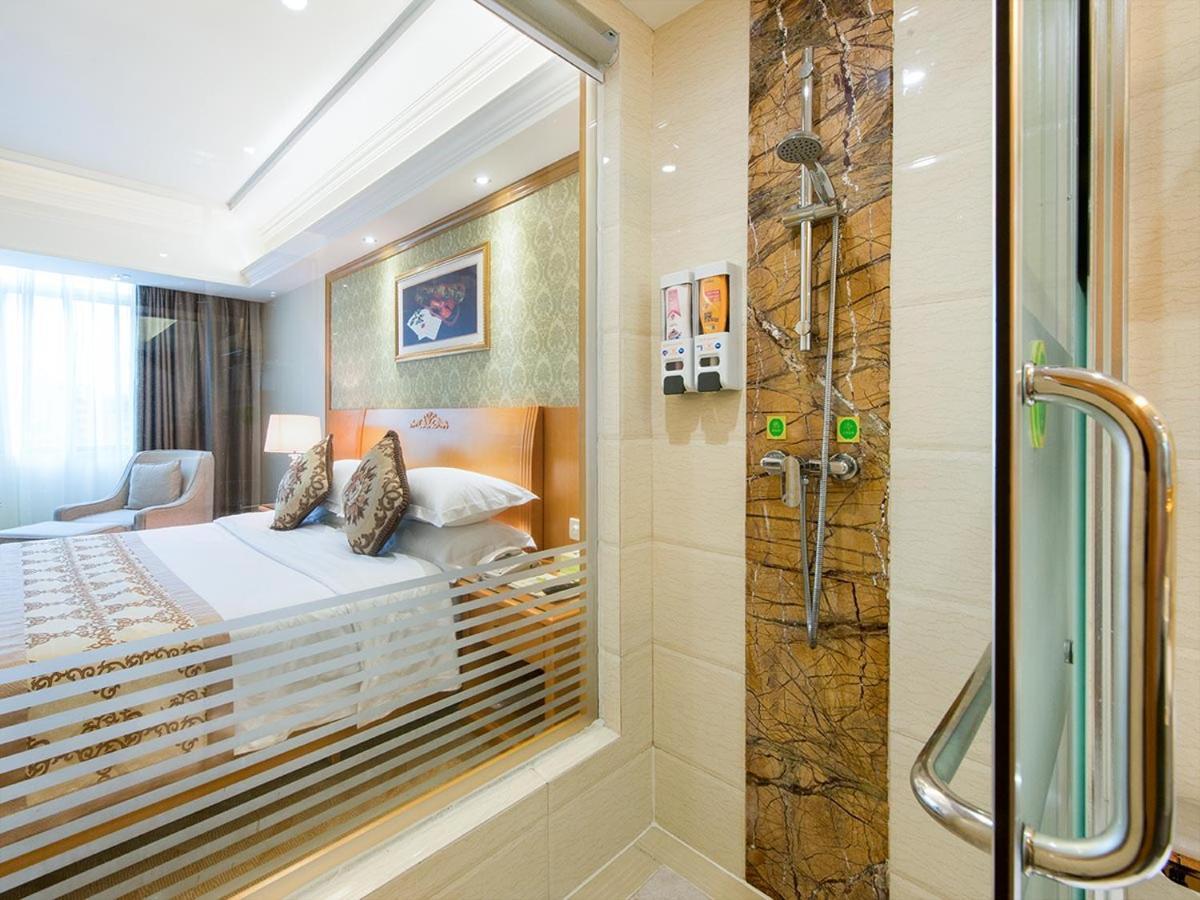 Vienna Hotel Banxuegang Road Shenzhen Esterno foto