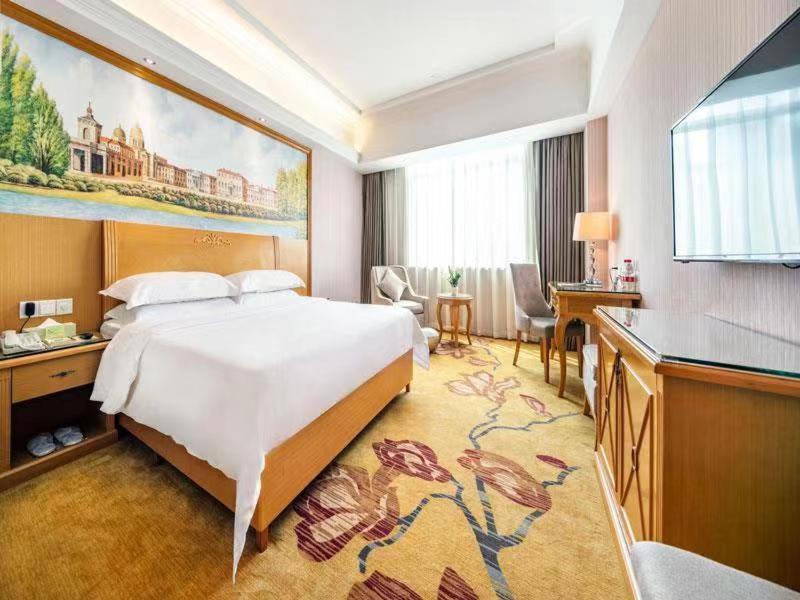 Vienna Hotel Banxuegang Road Shenzhen Esterno foto